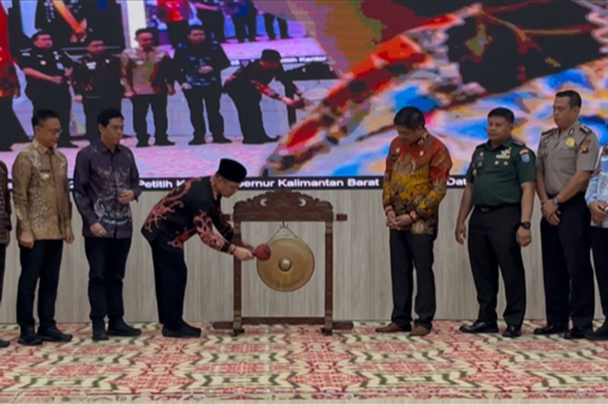 Ria Norsan Resmikan 2.145 Posbakum Desa-Kelurahan: Warga Kalbar Kini Tak Perlu Jauh Mencari Keadilan