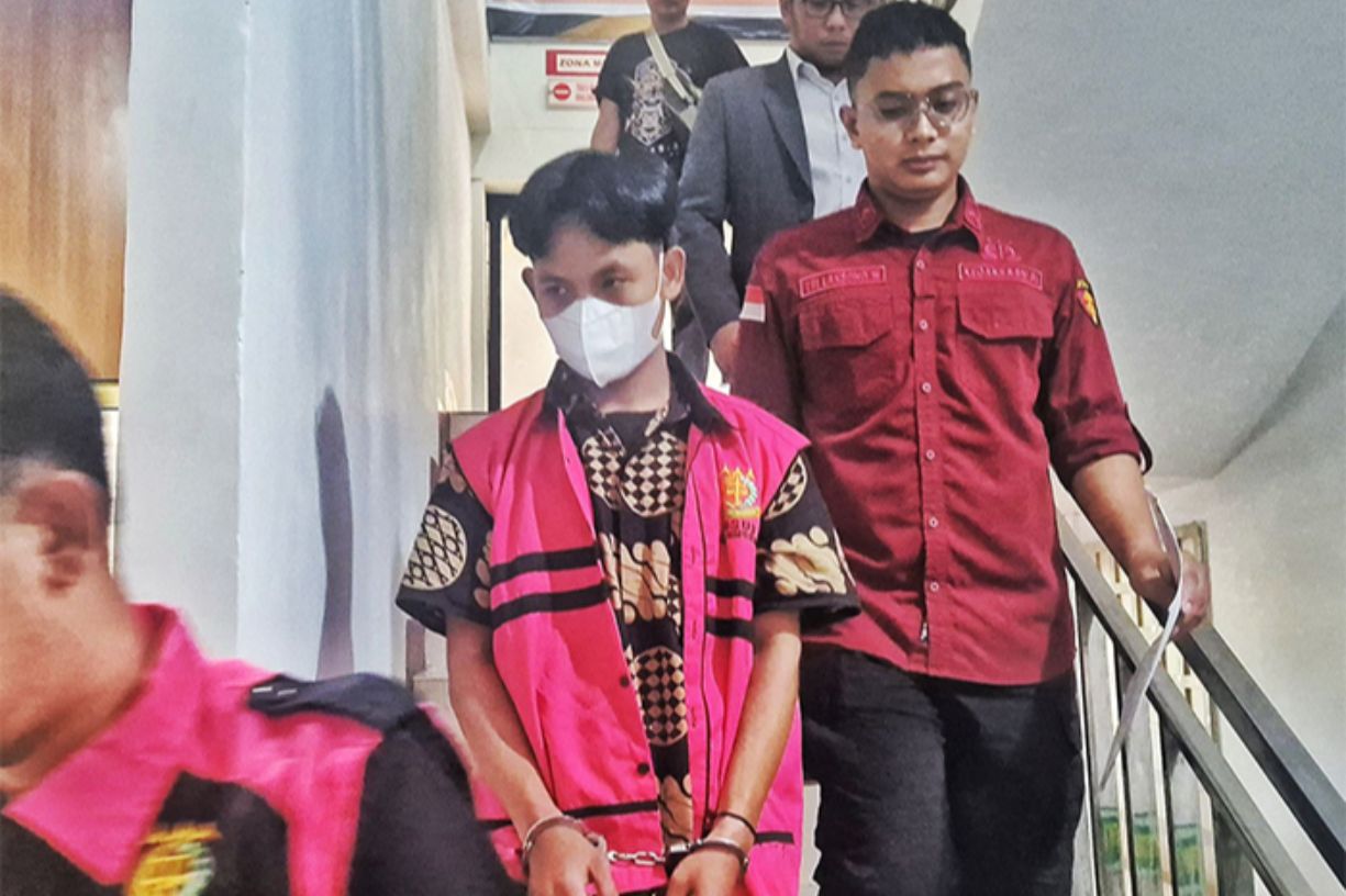 { \Illuminate\Support\Str::words($kategorix->post_title, 30, '') }}