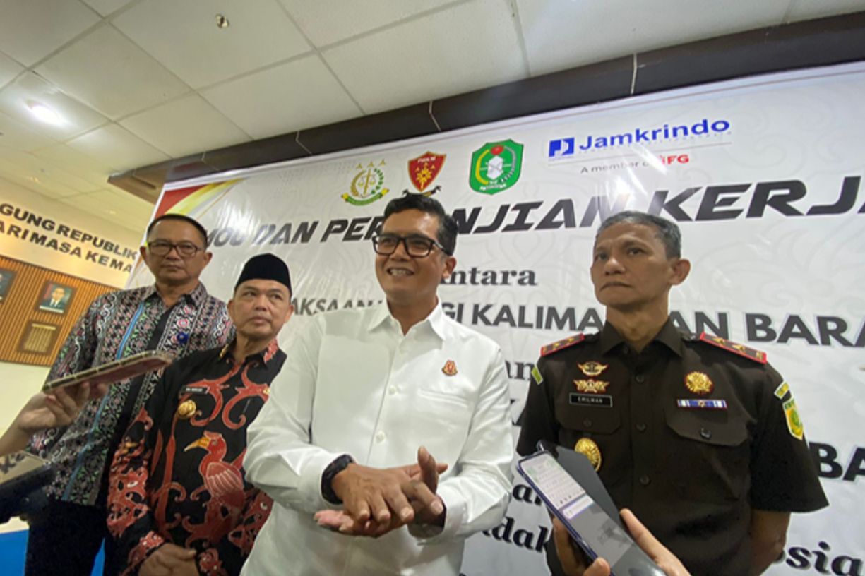 { \Illuminate\Support\Str::words($kategorix->post_title, 30, '') }}