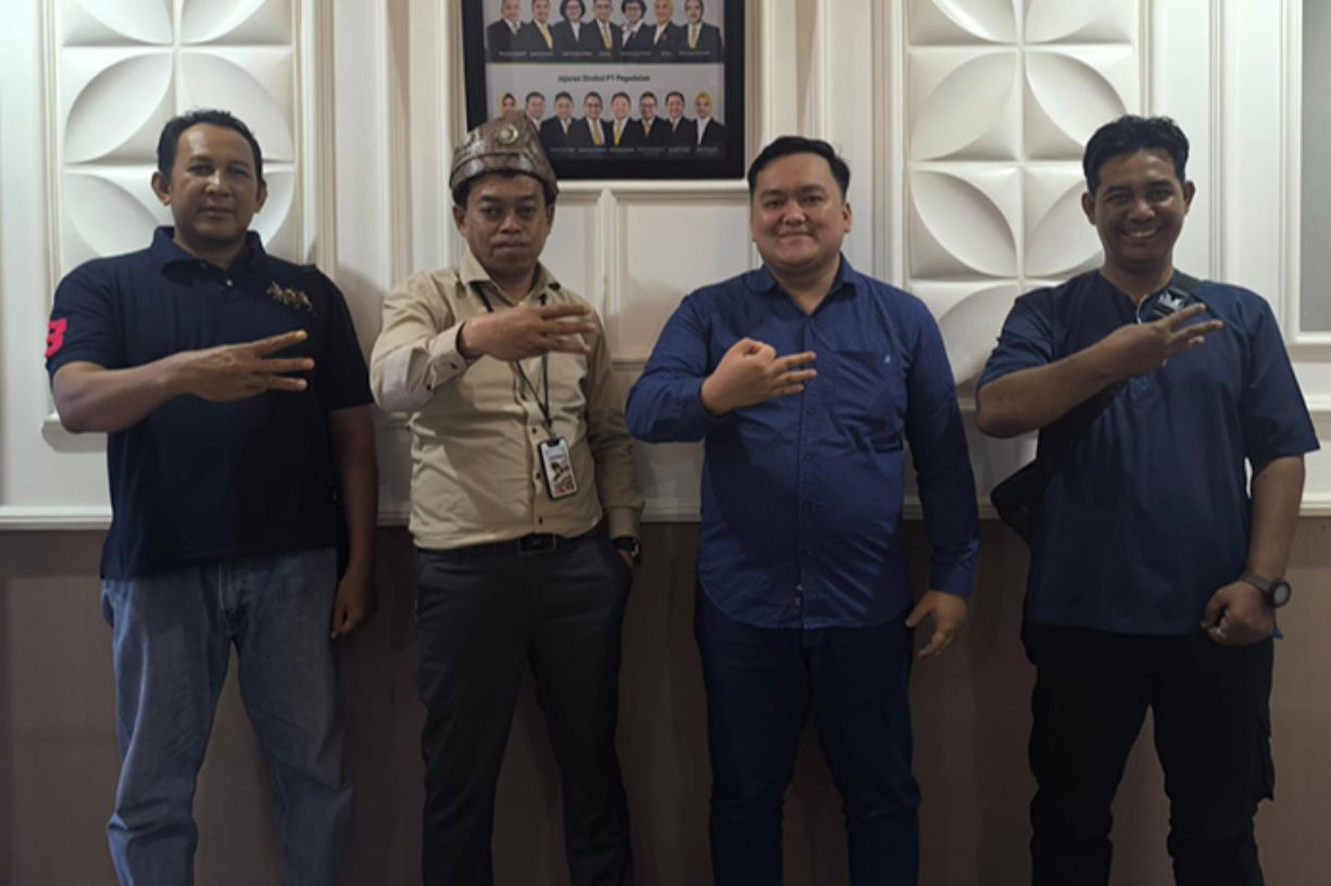 { \Illuminate\Support\Str::words($kategorix->post_title, 30, '') }}