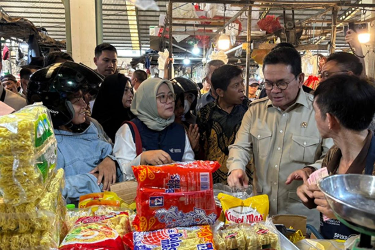 Gubernur Ria Norsan Perkuat Stabilisasi Harga Jelang Natal dan Tahun Baru