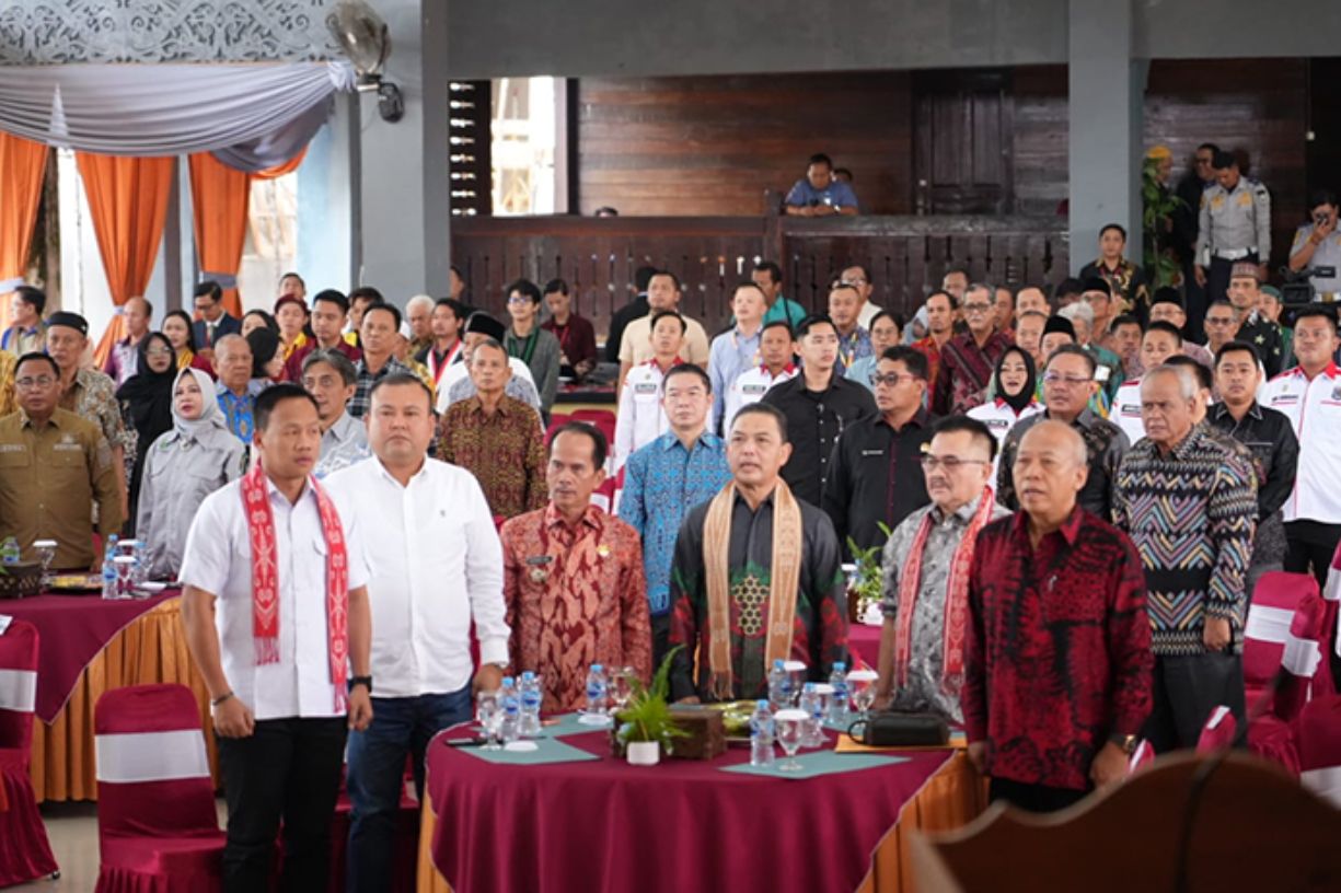 { \Illuminate\Support\Str::words($kategorix->post_title, 30, '') }}