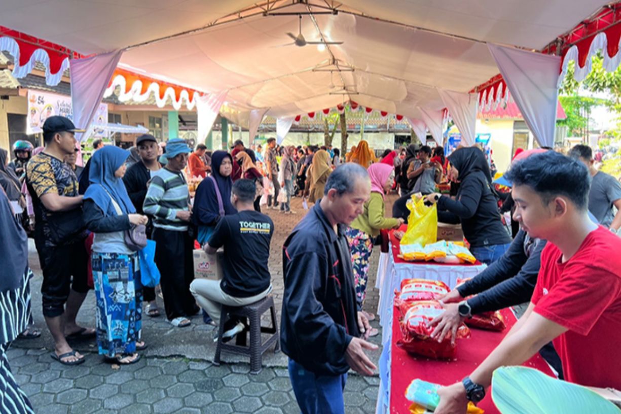 Warga Serbu Operasi Pasar Murah di Pontianak Kota, Pemkot Siapkan 16.439 Paket Sembako