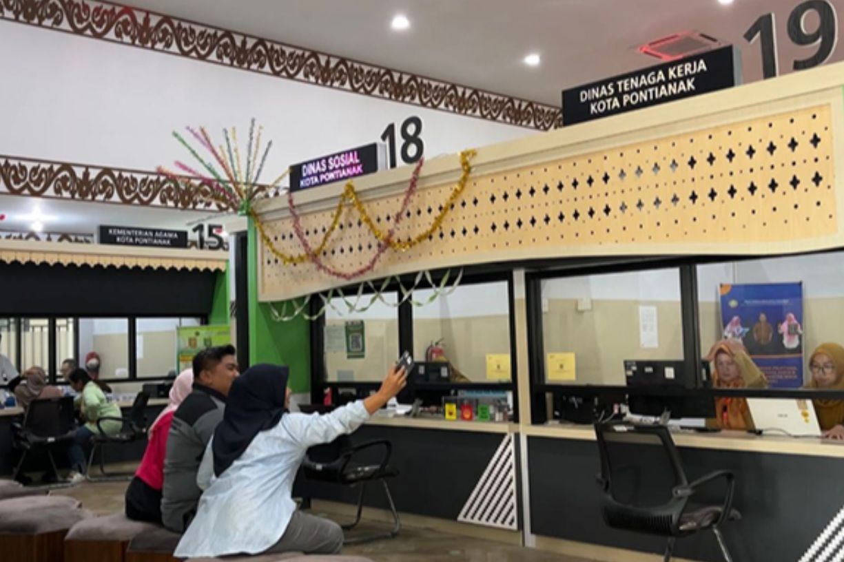 { \Illuminate\Support\Str::words($kategorix->post_title, 30, '') }}