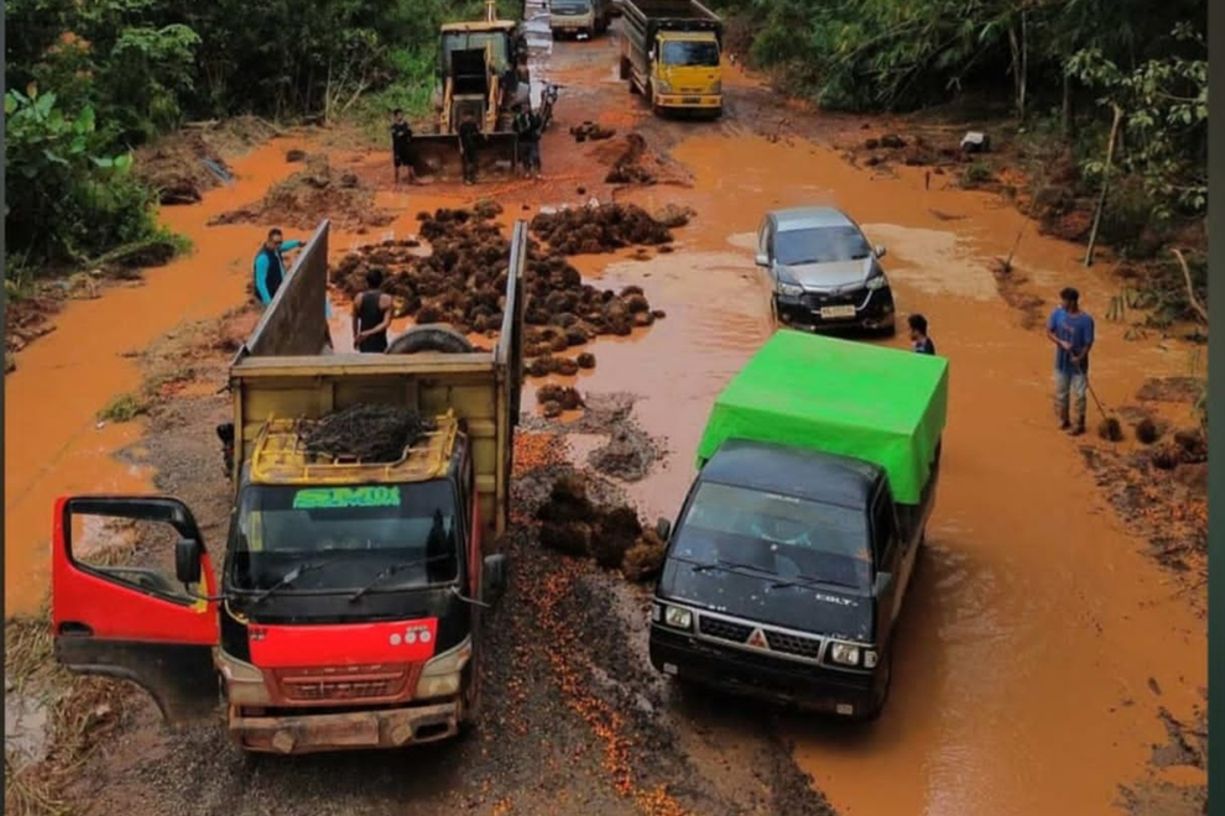 Bupati Ketapang Surati Perusahaan Soal Perbaikan Jalan Provinsi Simpang Sei Gantang–Teluk Batu