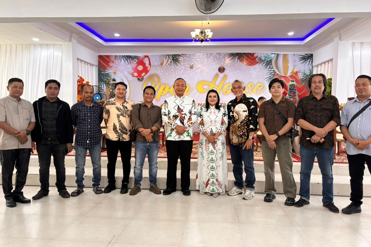 { \Illuminate\Support\Str::words($kategorix->post_title, 30, '') }}