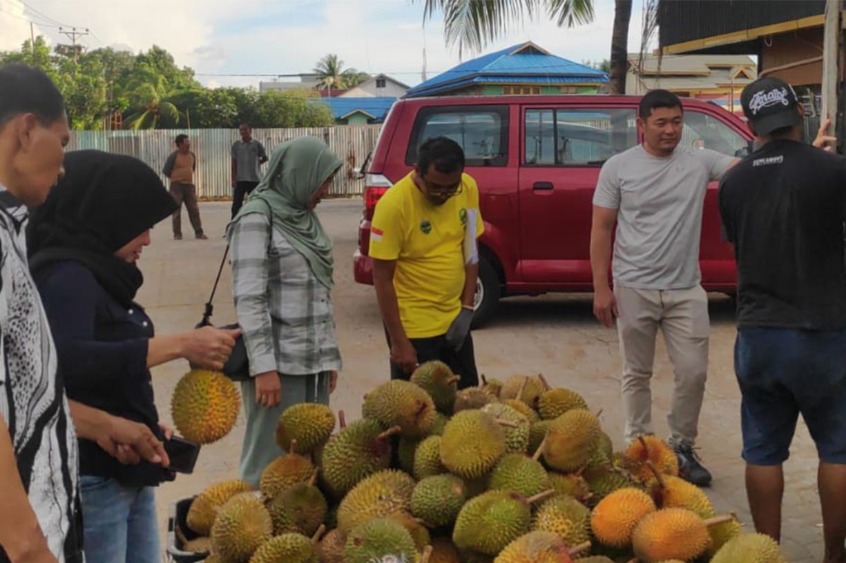 Buka Tiga Jam Langsung Ludes, Buah BK Jadi Tempat Favorit Pemburu Durian Premium