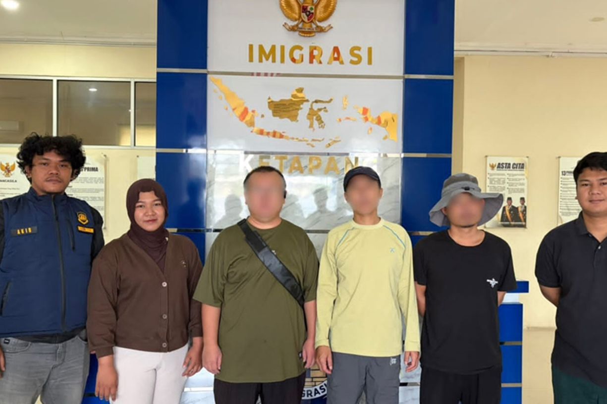 Imigrasi Ketapang Deportasi Tiga WNA Tiongkok yang Terlibat Tambang Emas Ilegal
