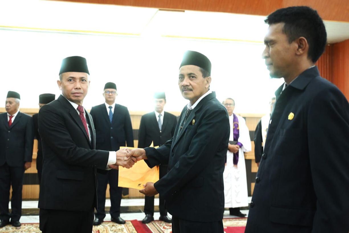 Sekda Ketapang Lantik 15 Pejabat Administrator dan Pengawas, Tekankan Profesionalisme ASN