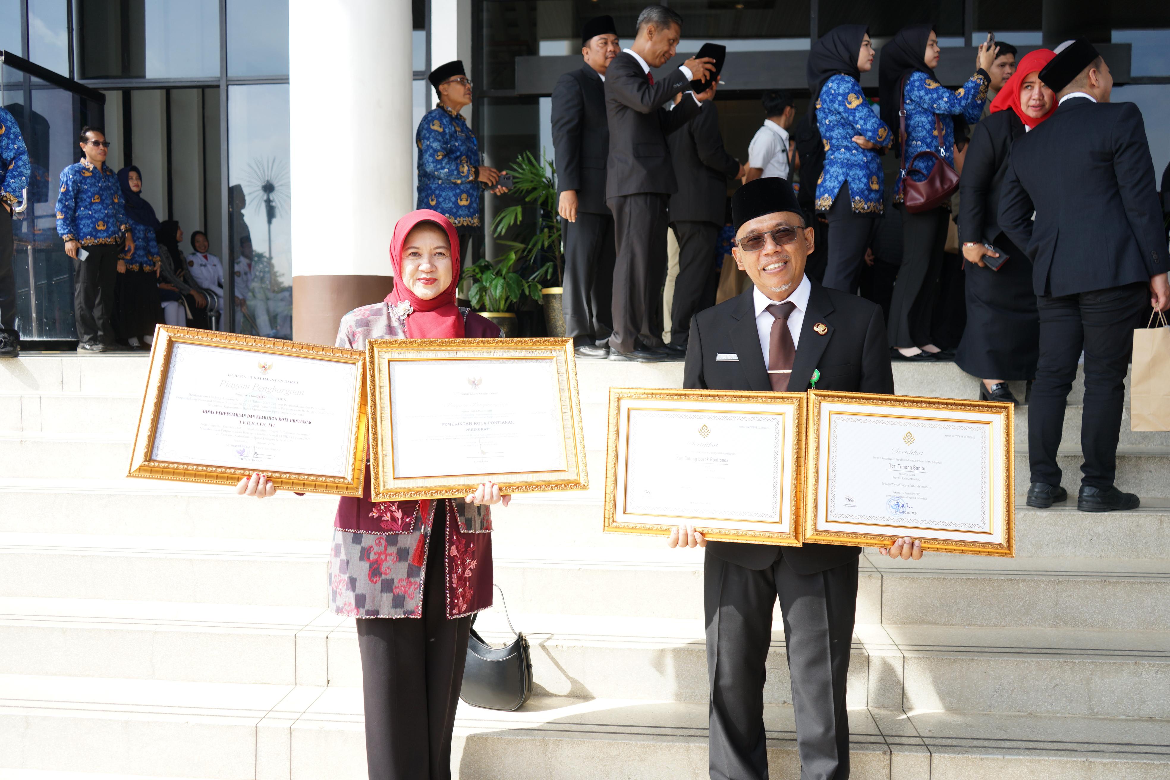 Pemkot Pontianak Raih Dua Penghargaan di HUT Pemprov Kalbar
