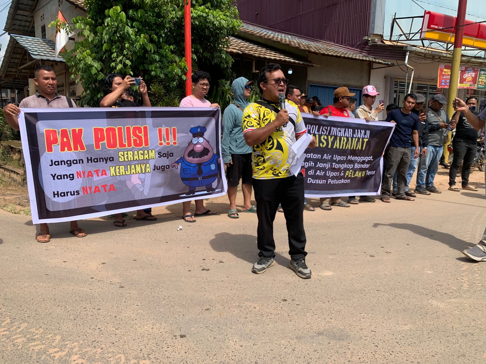 Warga Air Upas Kembali Turun ke Jalan, Desak Polisi Tuntaskan Narkoba dan Aksi Teror