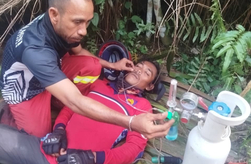 Perjuangan Tanpa Lelah, Dua MPA Alami Sesak Napas Saat Padamkan Karhutla di Rasau Jaya
