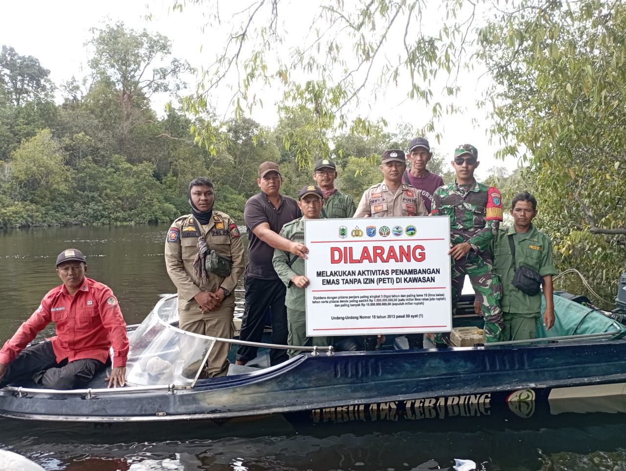 Komitmen Jaga Kelestarian TNDS, Tim Gabungan Pasang Papan Larangan dan Imbauan Pemanfaatan Kawasan
