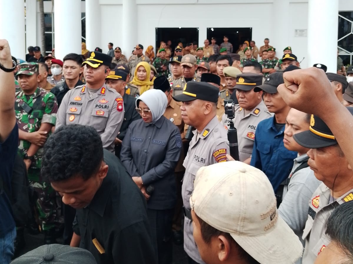 Anggaran Rp 15 Miliar Rumdis Bupati Mempawah Kembali Digugat, Muslim: Jangan Uji Kesabaran Rakyat!
