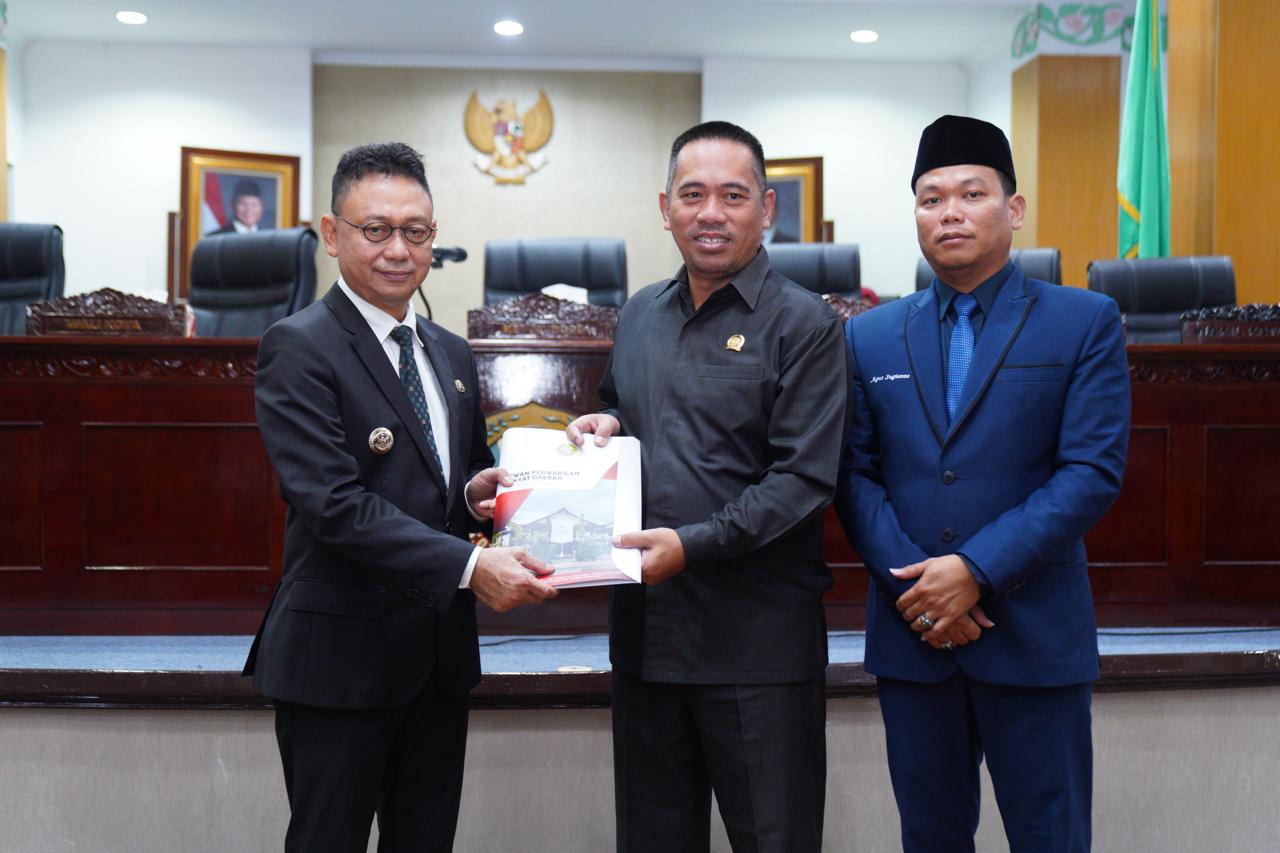 Pemkot Pontianak Sampaikan Tiga Raperda Inisiatif