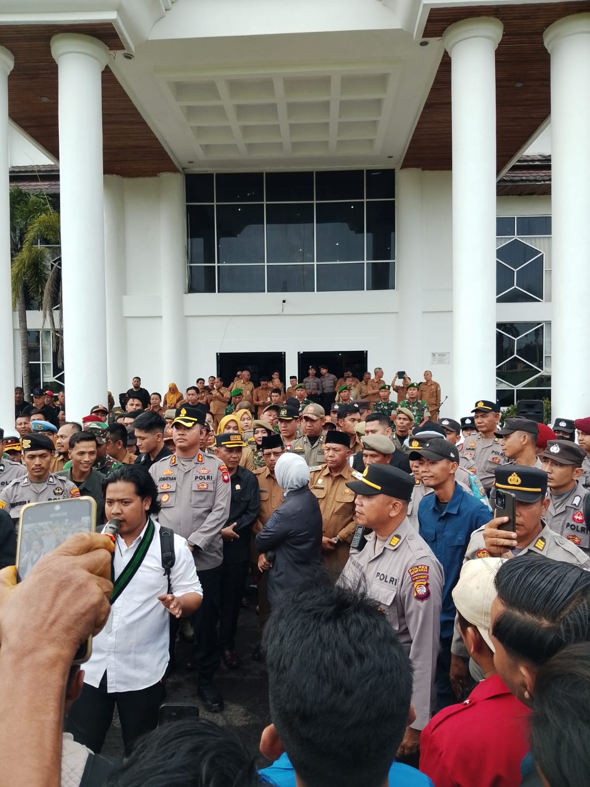 Aliansi Pemuda Mahasiswa Masyarakat Bersatu Ajak Warga Terlibat Audiensi Tagih Janji Bupati Mempawah Soal Pendopo Rp 15 M