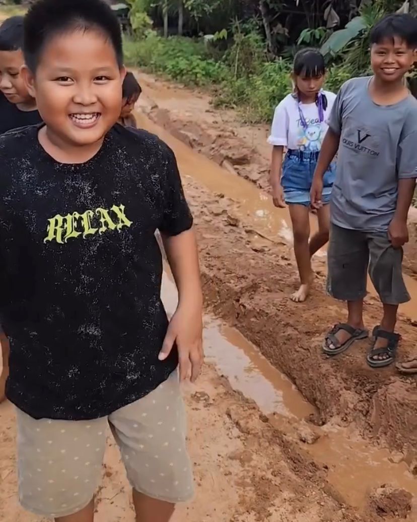 Viral! Gen Alpha di Sepauk Kritik Jalan Rusak, Singgung Kinerja Gubernur Kalbar