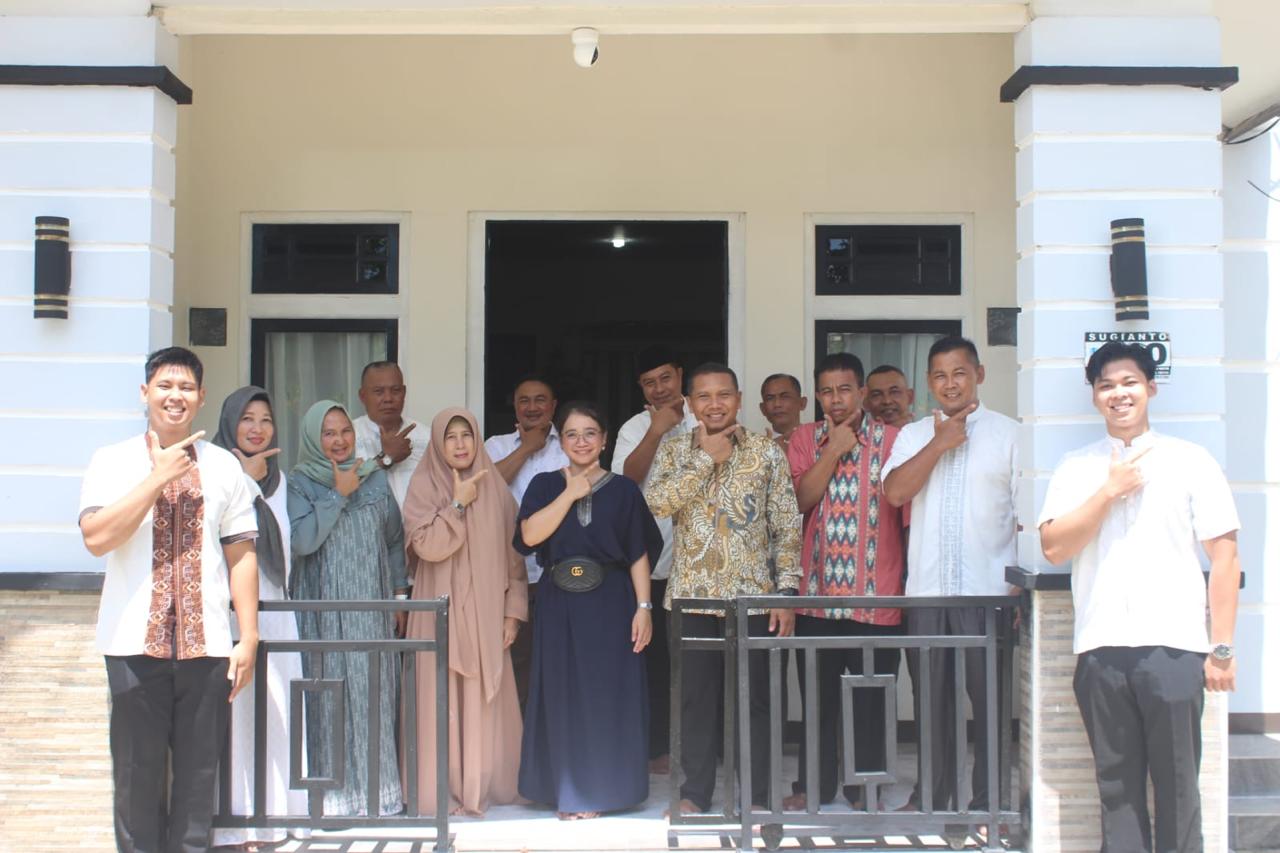 Dandim Putussibau dan Ketua Persit KCK Silaturahmi ke Rumah Anggota