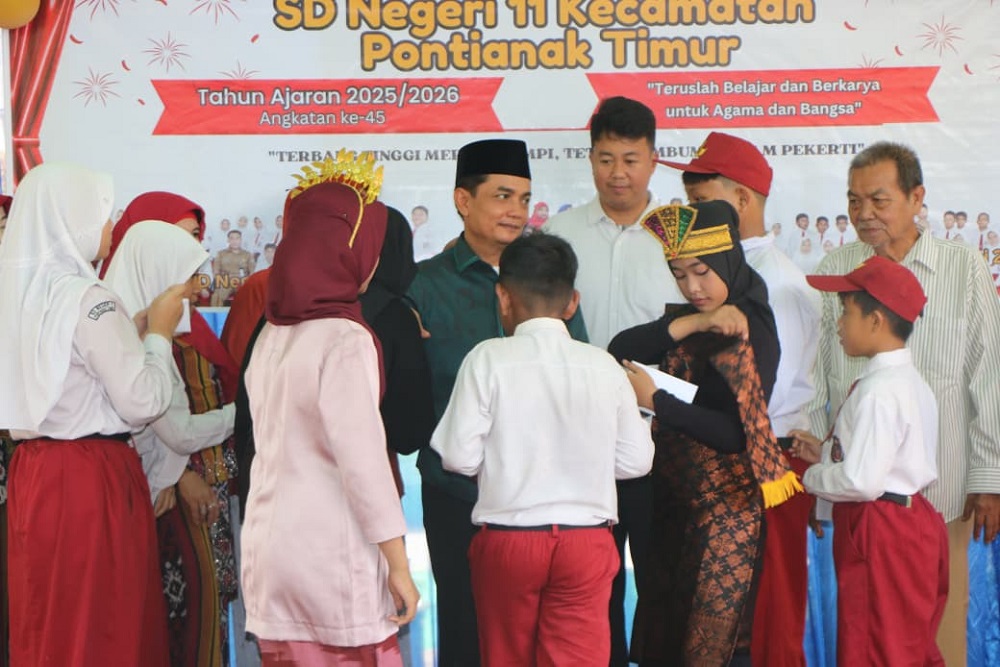 Hadiri Pelepasan Siswa SDN 11 Pontianak Timur, Bahasan: Jangan Pernah Berhenti Bermimpi Raih Cita-cita