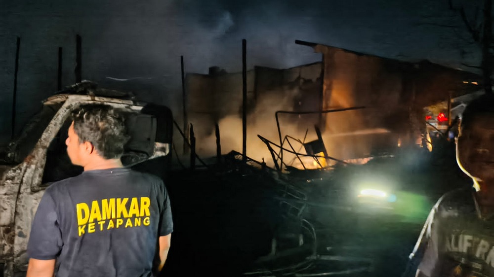 Tiga Kali Ledakan Iringi Kebakaran Rumah dan Gudang di Ketapang, Satu Truk hingga Dua Motor Hangus