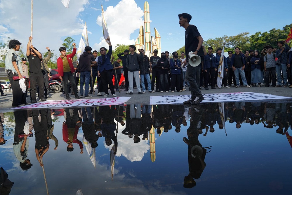 Gelar Aksi di Tugu Digulis Untan, Mahasiswa Soroti Harga Sembako hingga Perilaku KKN