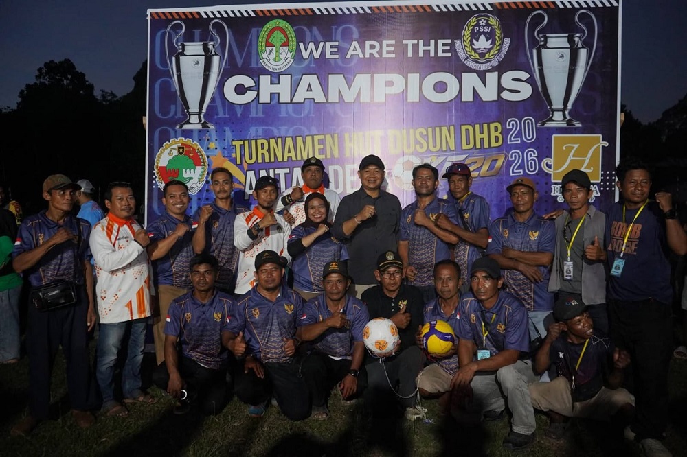 Bupati Ketapang Apresiasi Turnamen HUT ke-20 Dusun Harapan Baru, Siapkan Pembangunan Tribun Lapangan