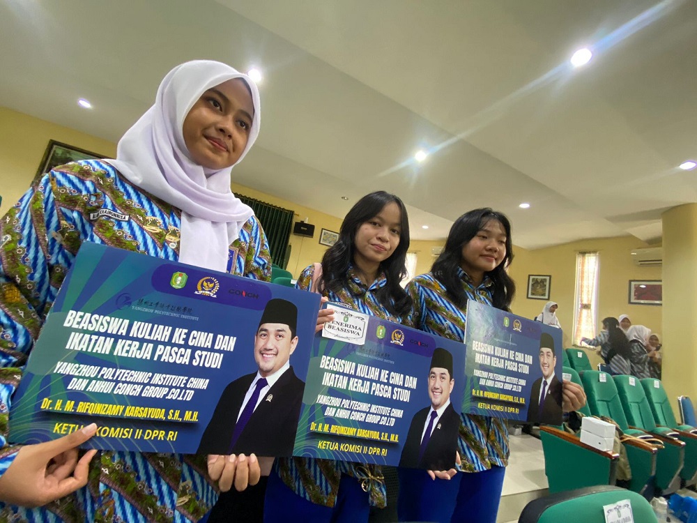 Ocha dan Tim LCC SMAN 1 Pontianak Dapat Beasiswa ke China, Masih Pertimbangkan Tawaran