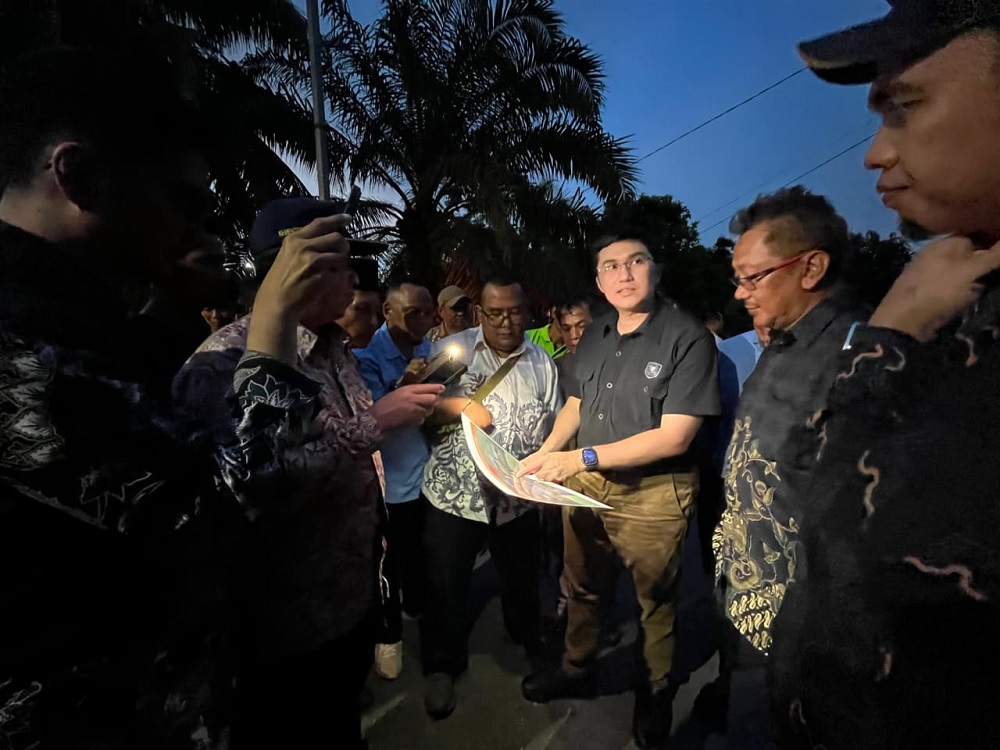 Kemenko Infrastruktur Tinjau Jalan Serindang-Bukit Segoler, Dorong Percepatan Akses Strategis di Wilayah Perbatasan Sambas