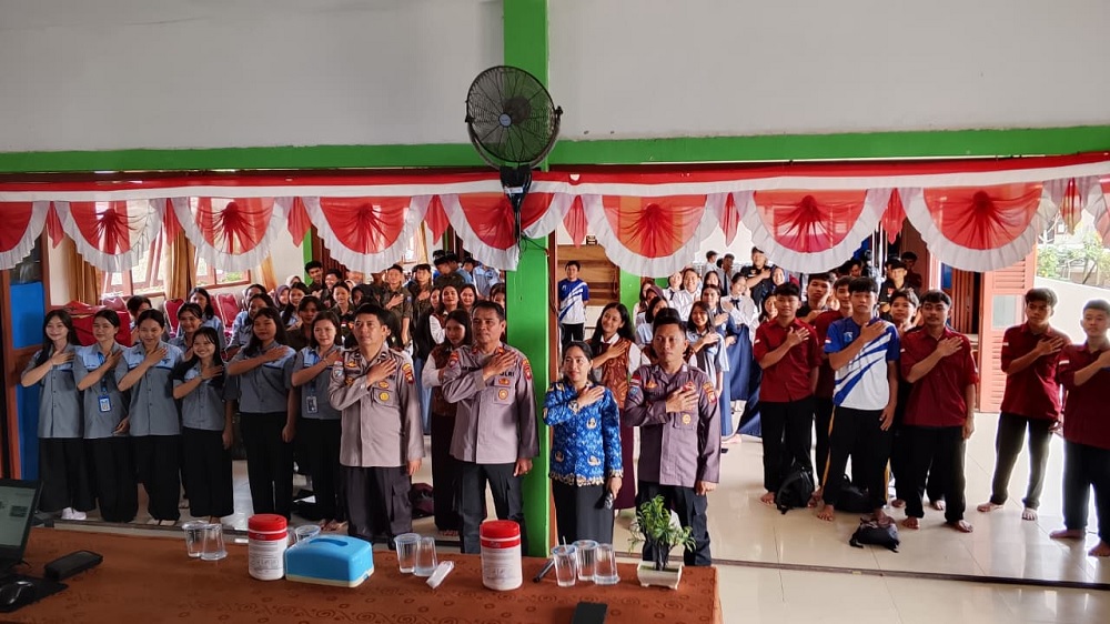 Polres Kapuas Hulu Edukasi Pelajar soal Bahaya Narkoba hingga Judi Online, Dorong Generasi Sadar Hukum Menuju Indonesia Emas