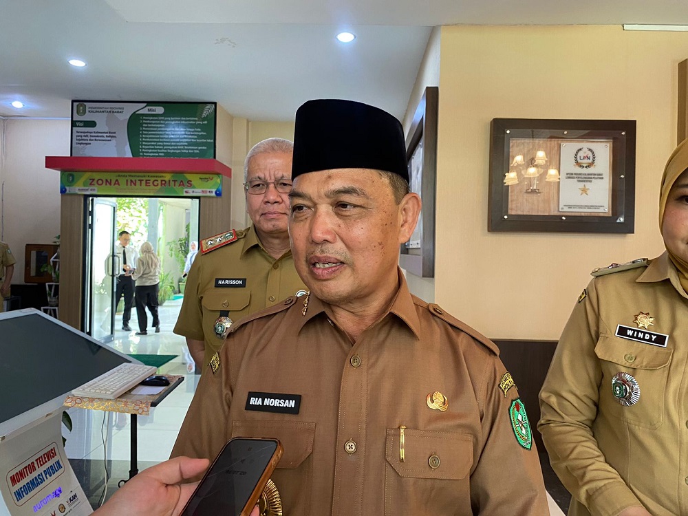 Harga TBS Sawit Anjlok, Ria Norsan Janji Upayakan Kembali Normal
