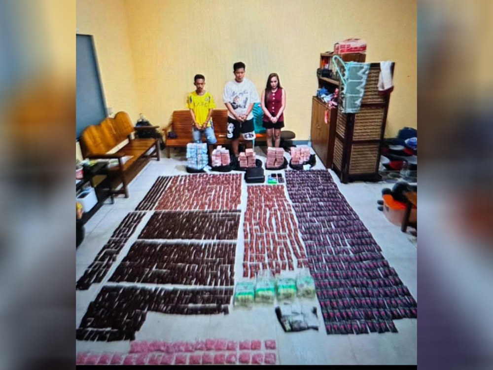 Polda Kalbar Sita 4,3 Kg Sabu, 6.236 Butir Ekstasi dan Uang Rp3,8 Miliar, Satu Pengedar Dibekuk