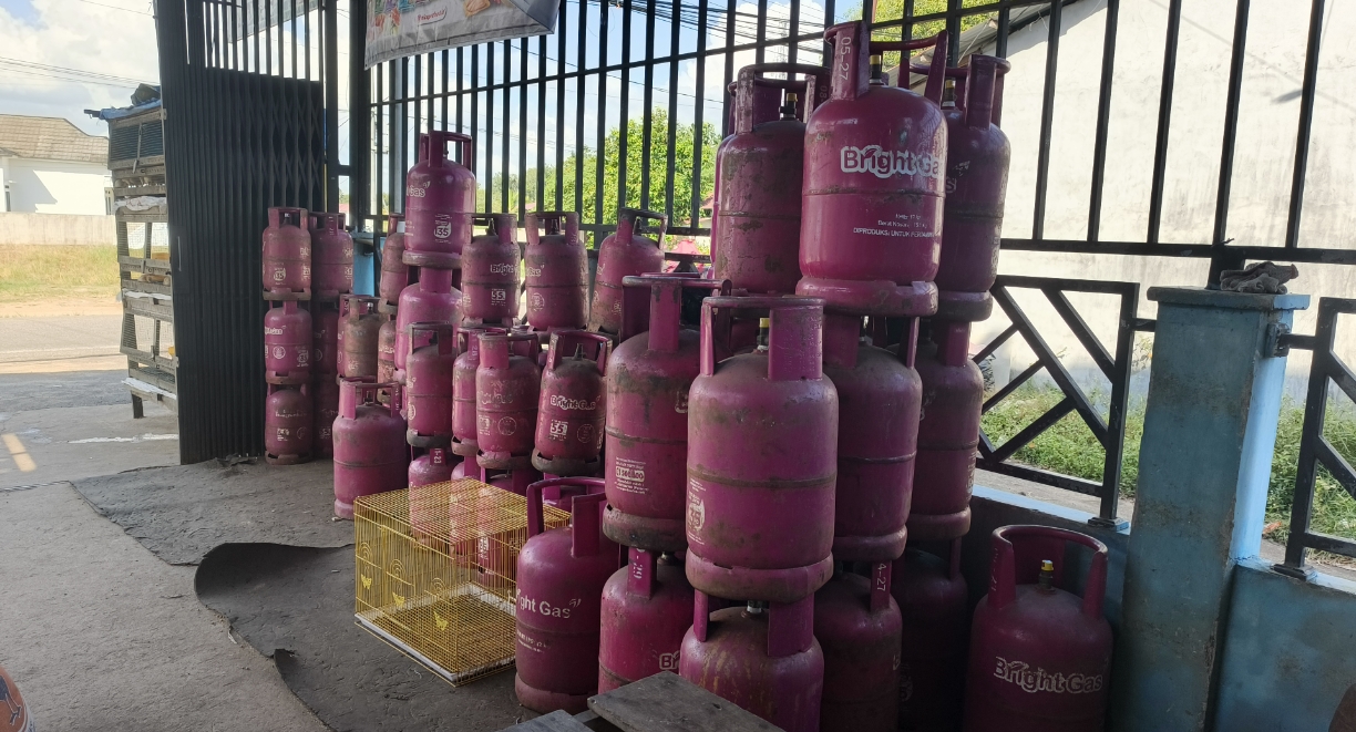 Pasokan Mulai Pulih, Warga Ketapang Masih Kesulitan Dapat LPG 3 Kg dan Terpaksa Beli Rp40 Ribu