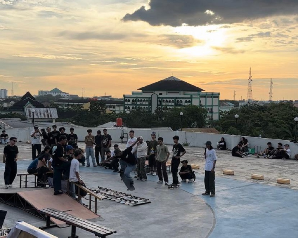 Ratusan Skater Kalbar Rayakan Hari Skateboard Sedunia dengan Kompetisi Unik di Rooftop Pontianak