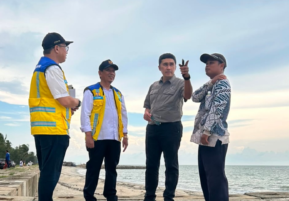 Setahun Diperjuangkan, Pengaman Pantai Matang Danau Mulai Terbangun untuk Hadang Abrasi di Sambas