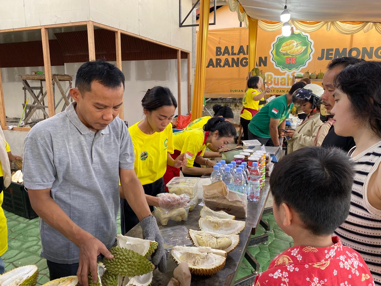 Diserbu Pembeli, Bazar Durian BK Pontianak Jual Durian Bergaransi Tukar Sampai Puas