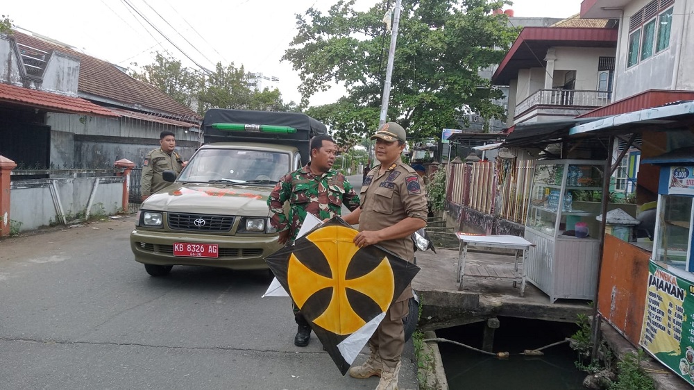 Razia Layangan di Pontianak, Satpol PP Sita 16 Layangan dan Kawat Berbahaya