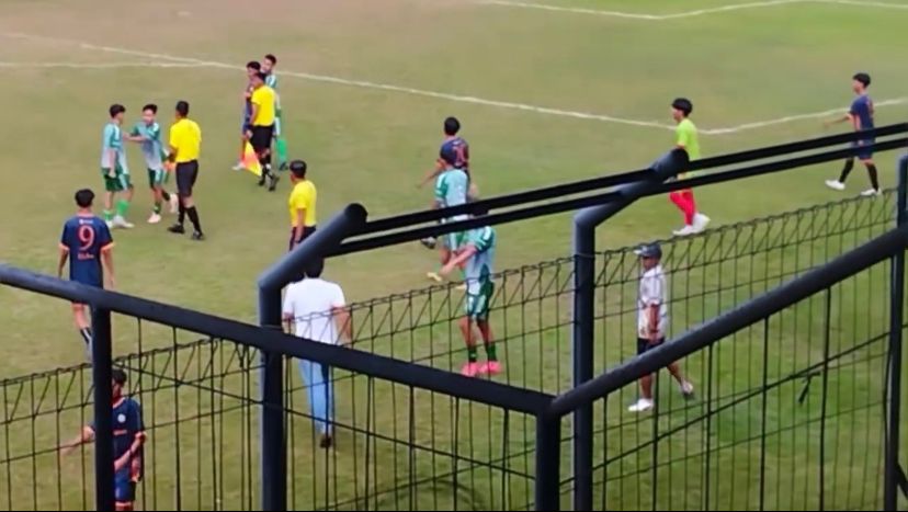 Laga Pembuka POPDA Kalbar 2026 Pontianak vs Sintang Ricuh, Dua Pemain Digganjar Kartu Merah