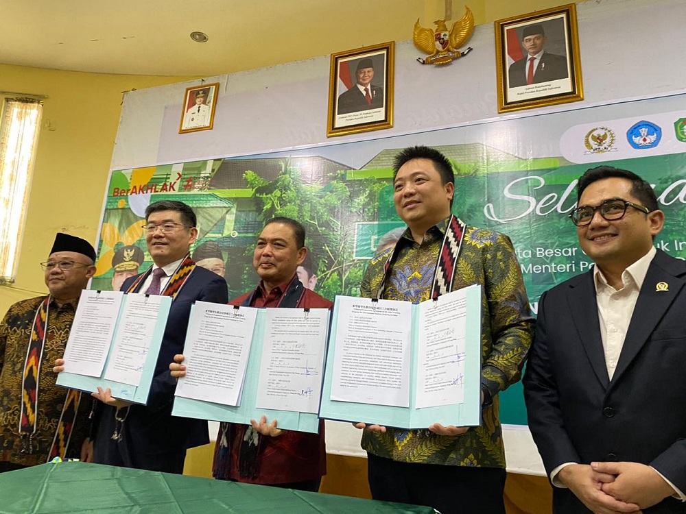 Pemprov Kalbar Teken MoU Beasiswa ke China, 10 Siswa Tim LCC SMAN 1 Pontianak Dapat Kuliah Gratis