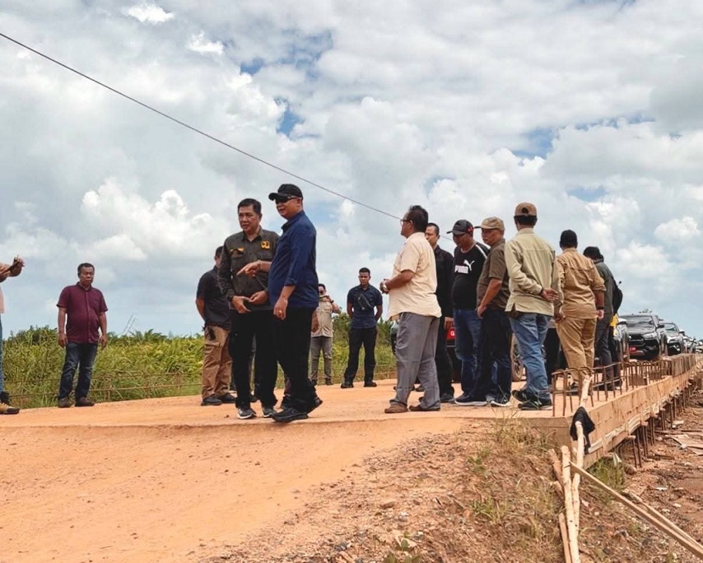 Meski Anggaran Dipangkas Rp500 Miliar, Bupati Alexander Pastikan Jalan Pelang–Kepuluk Tetap Dibangun