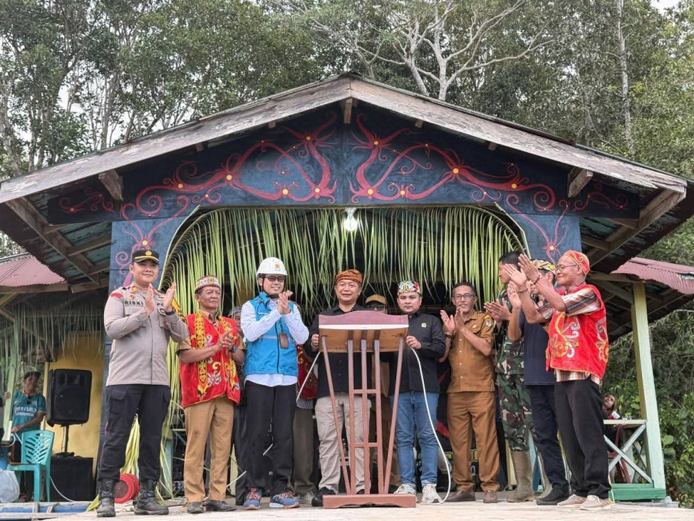 Listrik PLN Resmi Masuk Desa Pangkalan Batu, Bupati Ketapang Sebut Awal Kemajuan Wilayah Pedalaman
