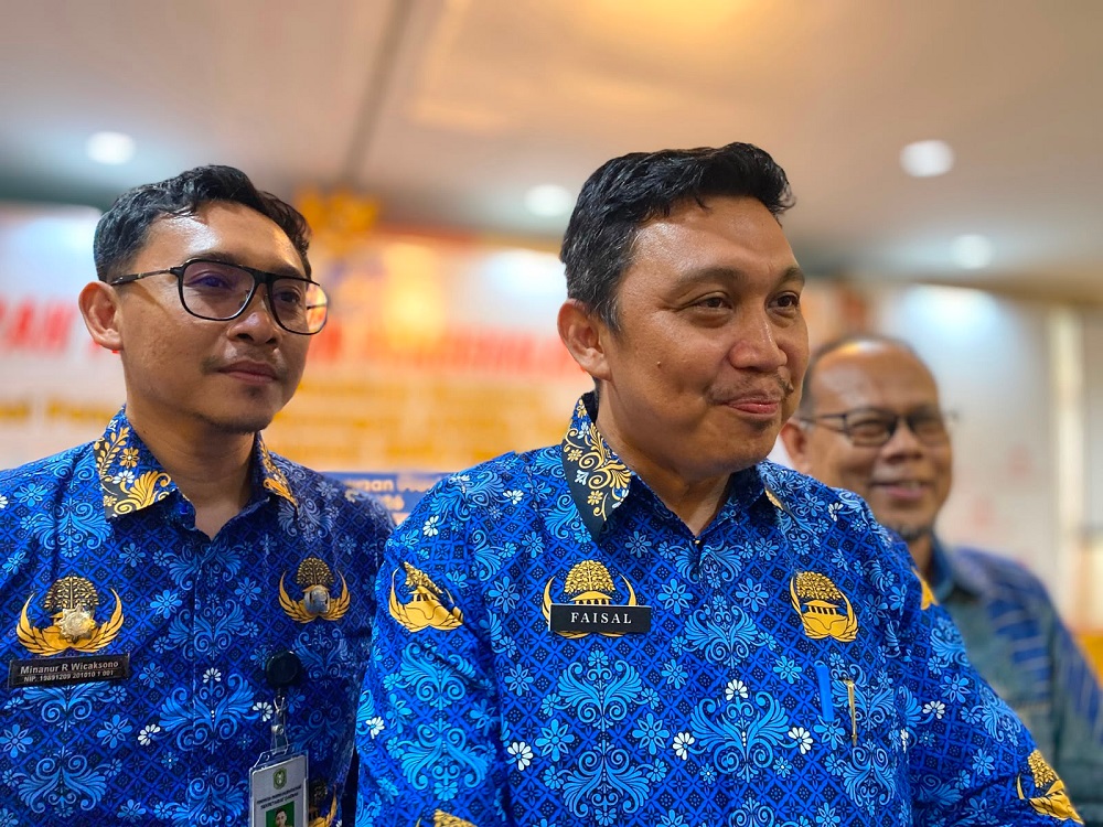 Disdik Kalbar Larang Jual Beli Seragam di Sekolah, Kepsek Terancam Dicopot Jika Melanggar