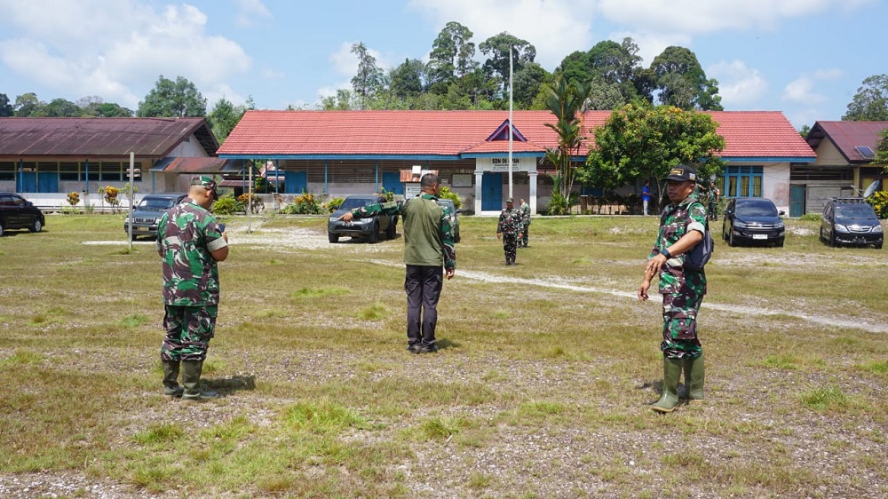 Kasdim 1206/Putussibau Cek Kesiapan Lokasi Pembukaan TMMD Reguler Perbatasan ke-129 di Kapuas Hulu