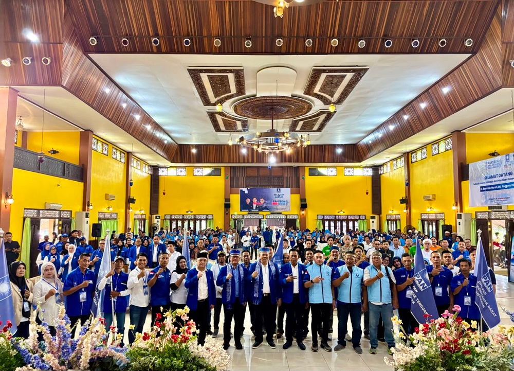 PAN Pontianak Konsolidasi Organisasi, Lantik DPC Se-Kota dan Kukuhkan Relawan DPR RI 2026