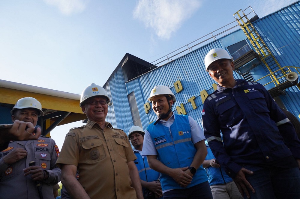 Tinjau PLTD Siantan, Edi Kamtono Minta PLN Percepat Pemulihan Listrik