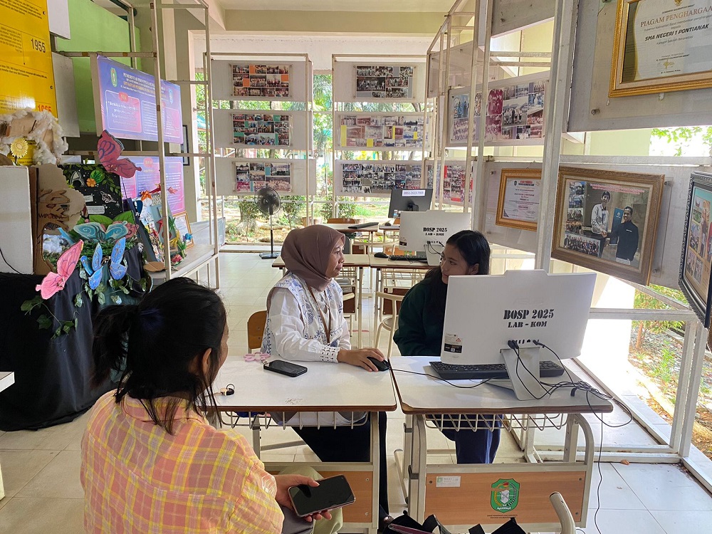 Hari Pertama SPMB, Pendaftar Jalur Domisili SMAN 1 Pontianak Tembus 297 Orang, Kuota Hanya 145 Kursi