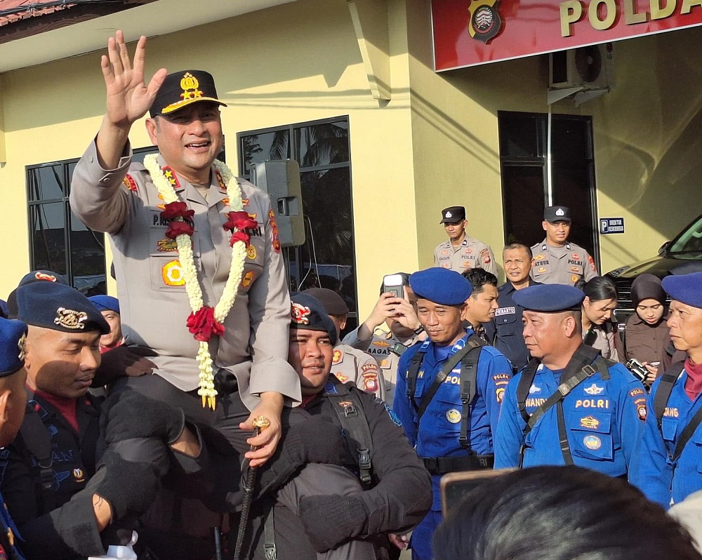 Irjen Pipit Tinggalkan Polda Kalbar, Mahasiswa, Ojol hingga Petugas Kebersihan Ikut Lepas Kepergian