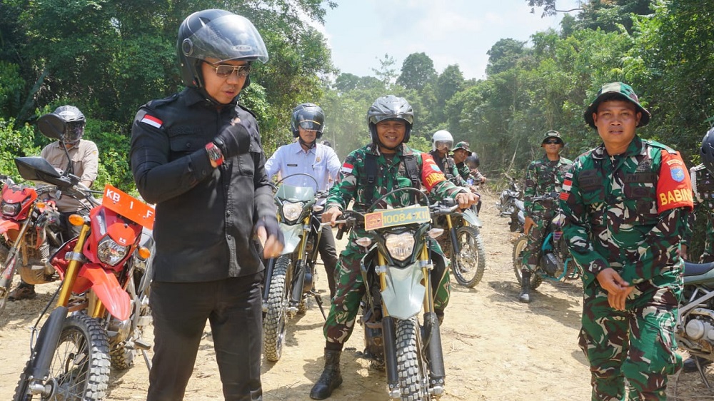 Dandim 1206/Putussibau dan Bupati Kapuas Hulu Tinjau Lokasi TMMD, Pastikan Pembangunan Tepat Sasaran