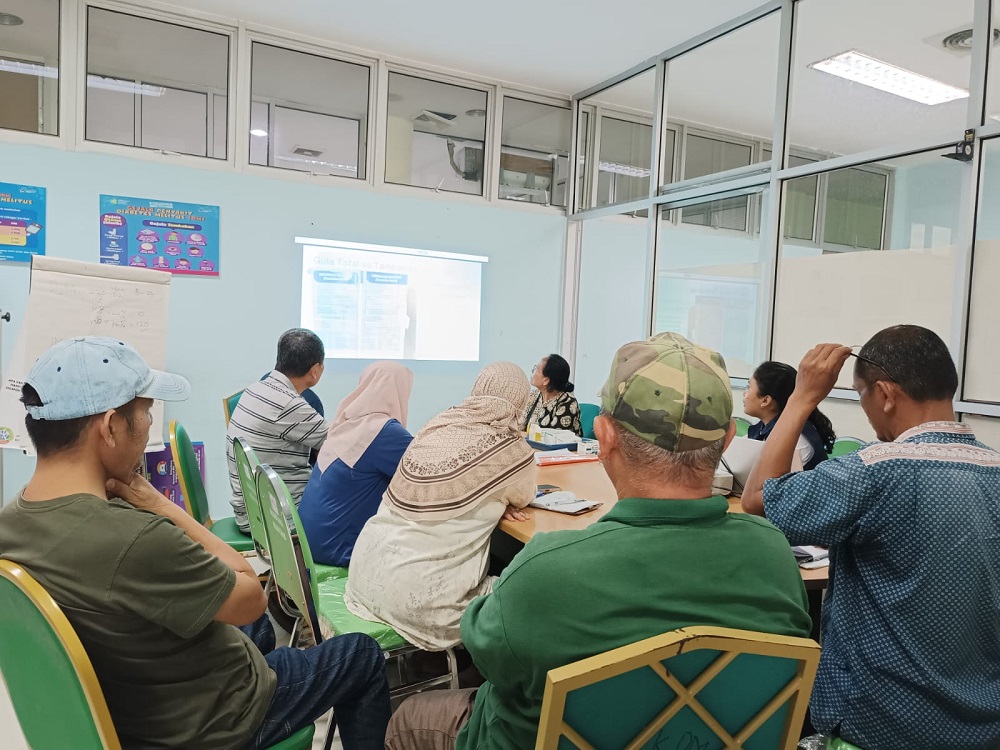 Terapkan Cek KLIK, Perawat RSUD SSMA Pontianak Ingatkan Pentingnya Membaca Label Produk