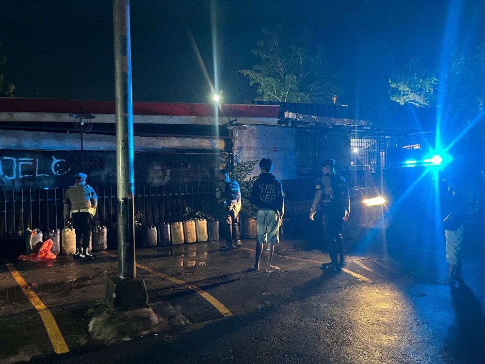 Polresta Pontianak Bongkar Dugaan Penimbunan Pertalite, 37 Jeriken dan Motor Bertangki Siluman Diamankan