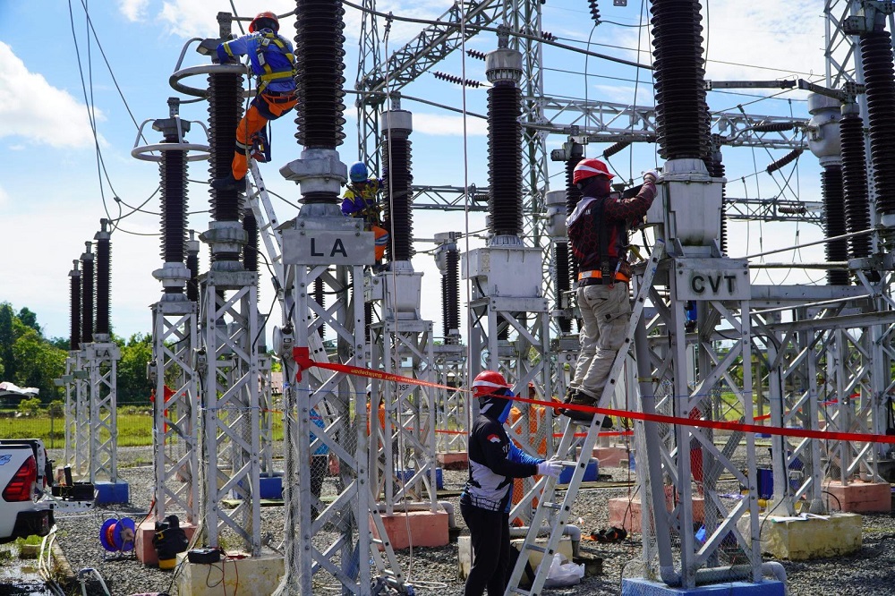 Jelang HUT RI ke-81, PLN Perkuat Keandalan Listrik Lewat Pemeliharaan Jaringan Transmisi